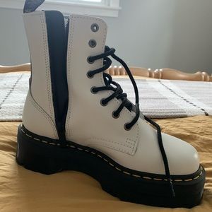 Dr. Martens Jadon boot